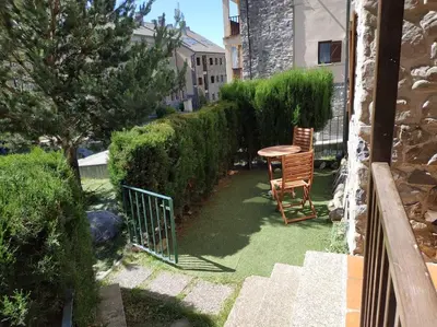 Jardín al aire libre en Las Mariposas de Villanúa