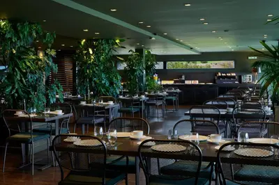 Un restaurante o sitio para comer en Hotel Castillo de Gorraiz&Spa
