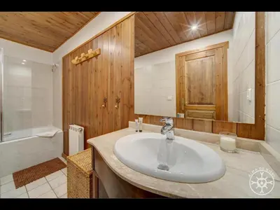 Un baño de TUC DE SEROS de Alma de Nieve