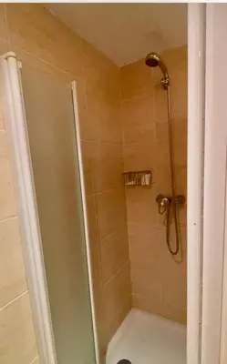 Un baño de Petit Baqueira 1500 a pie de pistas