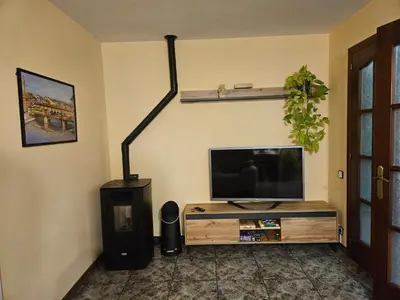 Una televisión o centro de entretenimiento en casa en Alforja