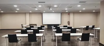 Zona business o sala de conferencias en Sercotel Plaza Feria