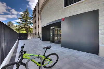 Montar en bicicleta en Livensa Living Pamplona Albergue Juvenil o alrededores