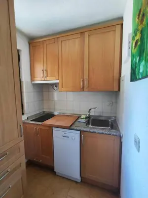 Una cocina o zona de cocina en Gala by Cardi Suites