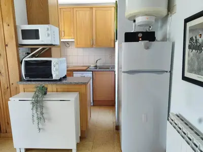 Una cocina o zona de cocina en Gala by Cardi Suites
