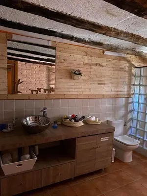 Un baño de Cal Bondia