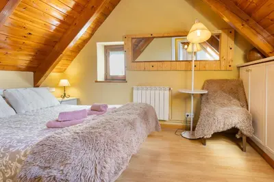 Cama o camas de una habitación en V1 eraclau - Eth Artigarix con parking en VILAC