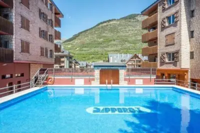 Piscina en o cerca de S2 eraclau - Era Vista Bèla en SAPPORO VIELHA