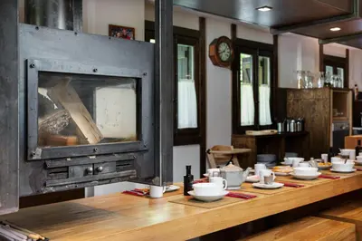 Utensilios para hacer té y café en Terra Lodge