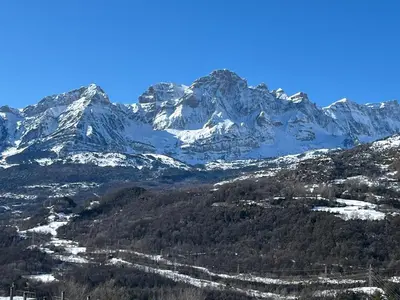 Vista general de una montaña o vista desde el apartamento