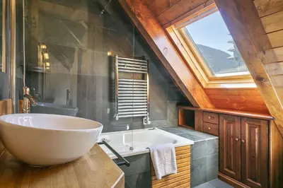 Un baño de Luderna - Dúplex Sant Marti XII