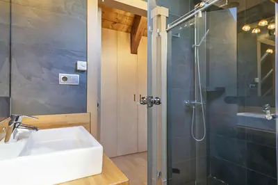 Un baño de Luderna - Dúplex Sant Marti XII