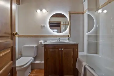 Un baño de Luderna - Apartamento con terraza Rouche