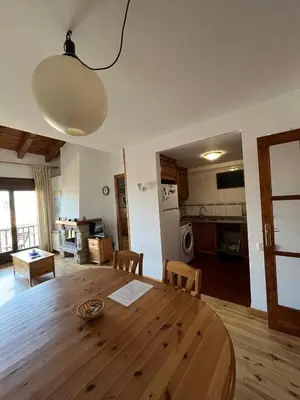 Una cocina o zona de cocina en Apartamento Margalida en Cerler, Pirineo Huesca