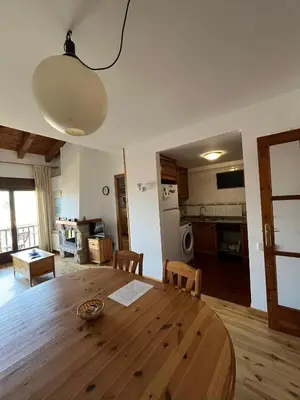 Una cocina o zona de cocina en Apartamento Margalida en Cerler, Pirineo Huesca