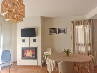 Una televisión o centro de entretenimiento en Rincón del Valle- Gavin