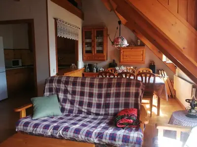 Zona de estar de Chimenea y espacio para todos, ideal para famílias - Isard 2