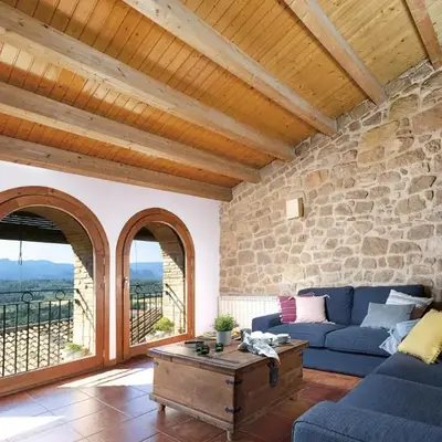 Chimenea y vistas espectaculares a los Puertos