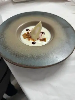 Comida en o cerca de este apartahotel