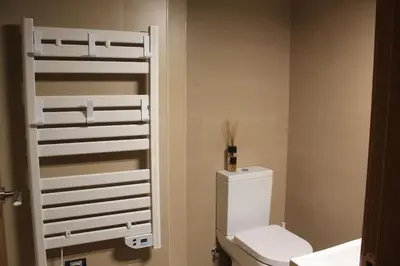 Un baño de Apartamento dúplex en Sort con piscina