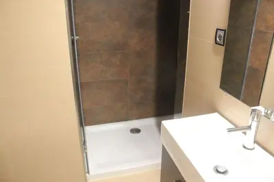 Un baño de Apartamento dúplex en Sort con piscina