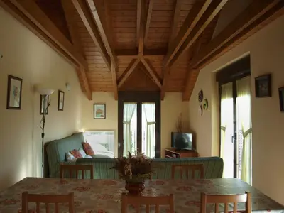 Una televisión o centro de entretenimiento en Casa Miguel Périz