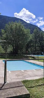 Piscina en o cerca de Suite Vistas Únicas a Ordesa y MontePerdido - Piscinas - Barbacoa
