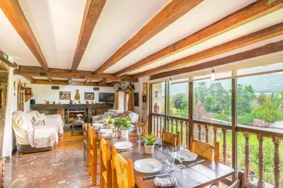 Zona de estar de Casa Arozenia, Hogar rústico en pleno valle Ulzama