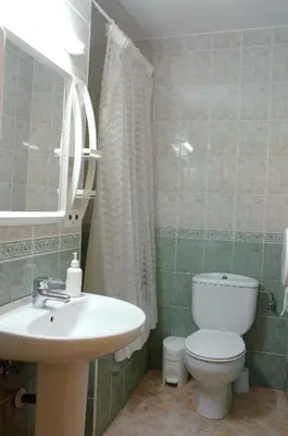 Un baño de Refugio Lucien Briet