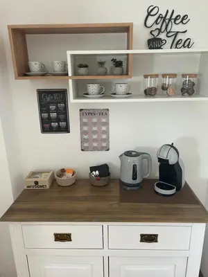 Utensilios para hacer té y café en Atico con vistas al Mercado Central Opcion de parking