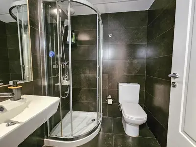 Un baño de Apartamentos Zaragoza Independencia 3000