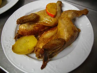 Comida en o cerca de este hostal o pensión
