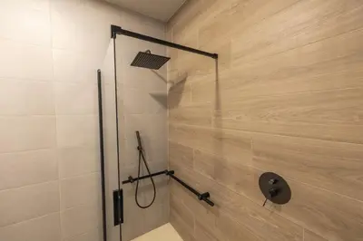 Un baño de Portal de Francia by Clabao