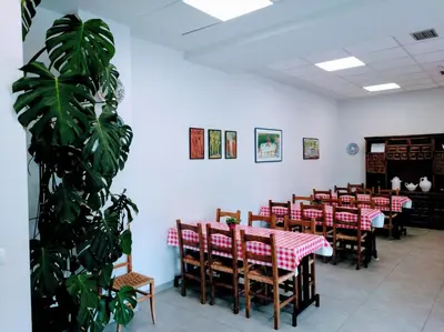 Un restaurante o sitio para comer en Albergue Capuchinos Rocamador