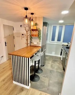 Una cocina o zona de cocina en imak barrio del AVE