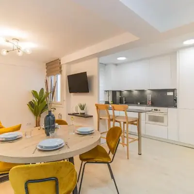 Modern Comfort in the Heart of Zaragoza