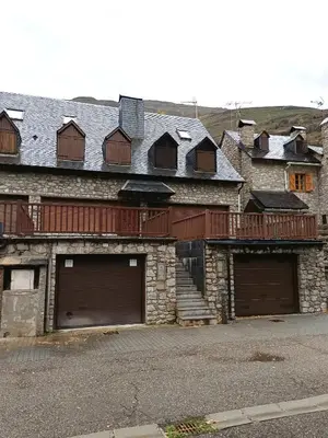 Edificio en el que se encuentra el chalet de montaña