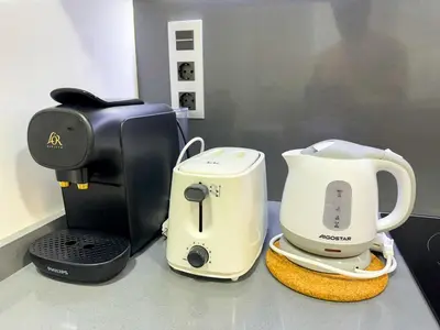 Utensilios para hacer té y café en El Manantial del Pilar - Turistea