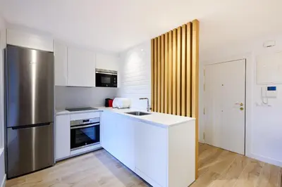 Una cocina o zona de cocina en Clínica Universitaria y Hospitales by Clabao