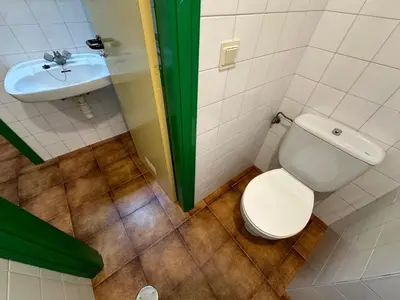 Un baño de mikasita Pamplona Castaños - student housing & coliving