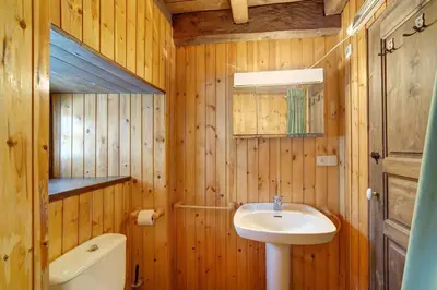 Un baño de Chalet Aranés Santa María cerca de Baqueira-Beret by Eth Flòc