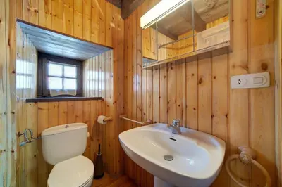 Un baño de Chalet Aranés Santa María cerca de Baqueira-Beret by Eth Flòc