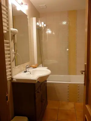 Un baño de Complejo Turístico Bielsa Hotel y camping