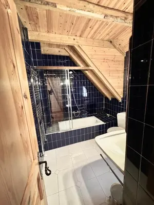 Un baño de Casa de montaña en Arties