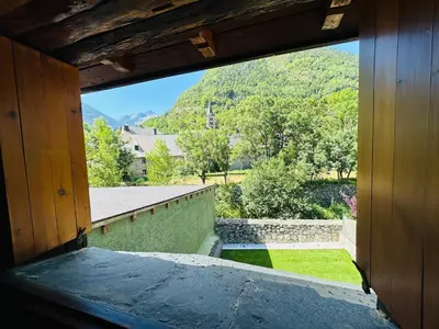 Vista general de una montaña o vista desde la casa o chalet