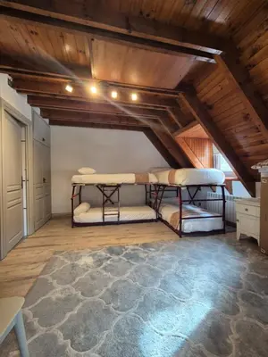 Plano de Chalet con encanto Jardín y Parking Privado