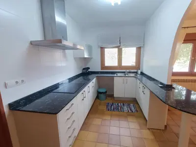 Una cocina o zona de cocina en Casa Rural en Valmuel El Arquero