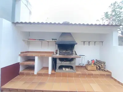 Barbacoa disponible para clientes en la casa o chalet
