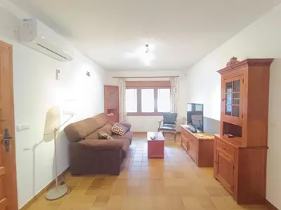 Una televisión o centro de entretenimiento en Casa Rural en Valmuel El Arquero