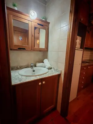 Un baño de Tu rincón rústico con balcón y vistas - Erta 2